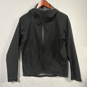 Uniqlo Men’s Small Hooded Jacket Black Lightweight Water Resistant Full Zip